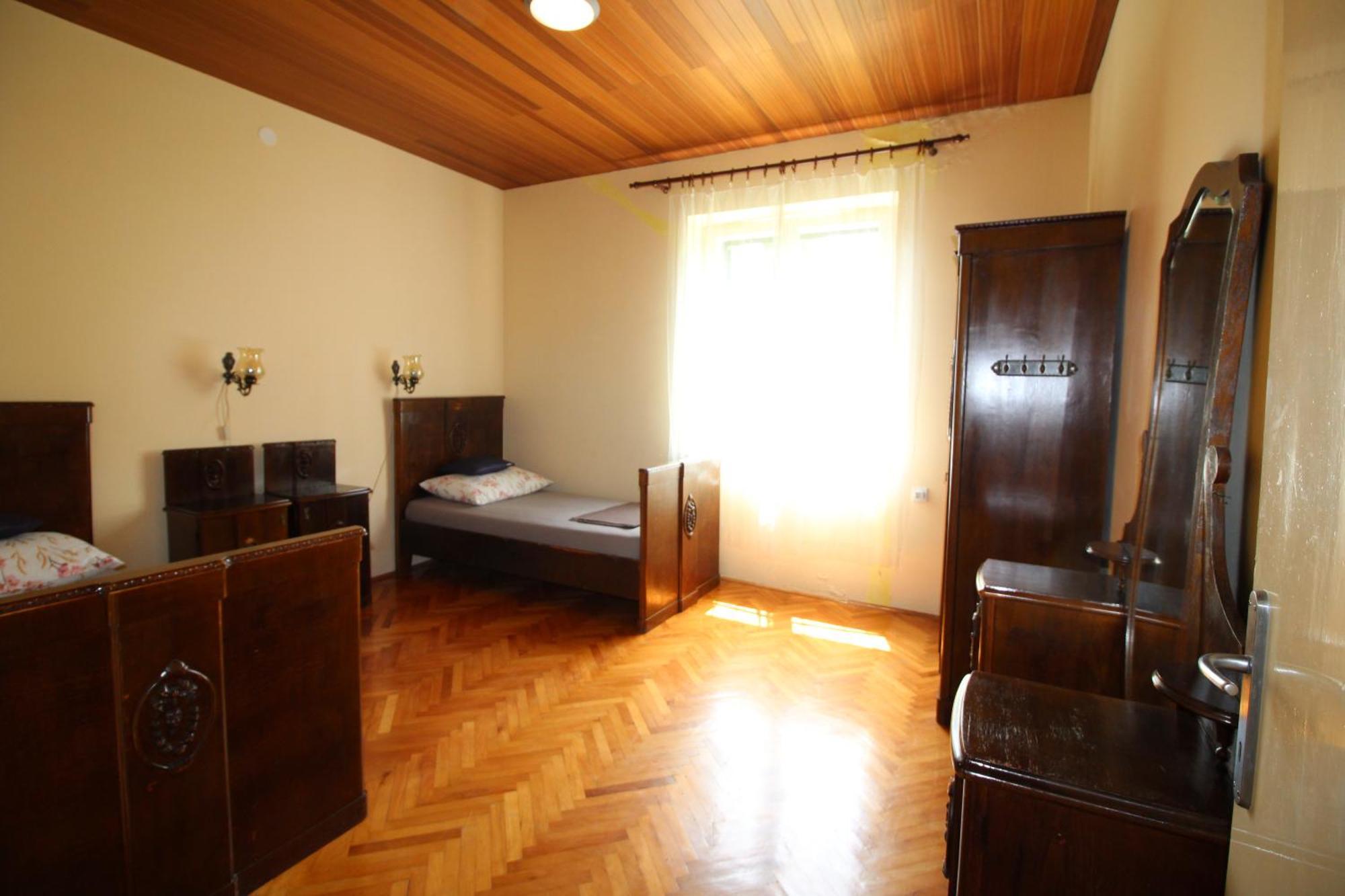Villa Center1 *